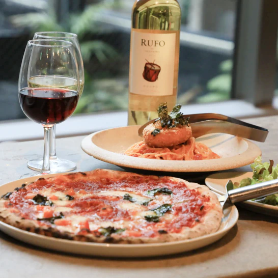 pizza & wines
