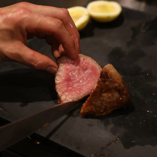 steak-cutting